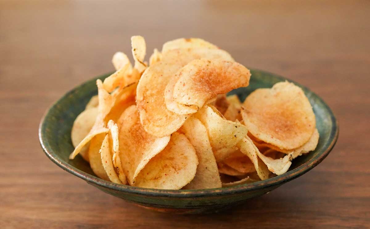 【数量限定】カップ焼きそばの味を再現したポテトチップスが発売に