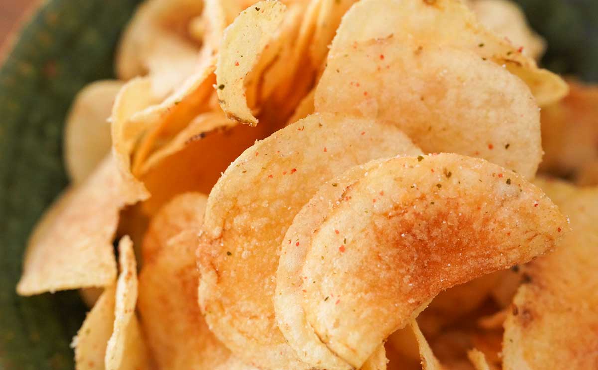 【数量限定】カップ焼きそばの味を再現したポテトチップスが発売に