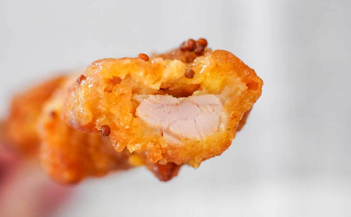 「天才だね」「4店舗目で買えた」【ファミマ】新発売のホットスナックとは