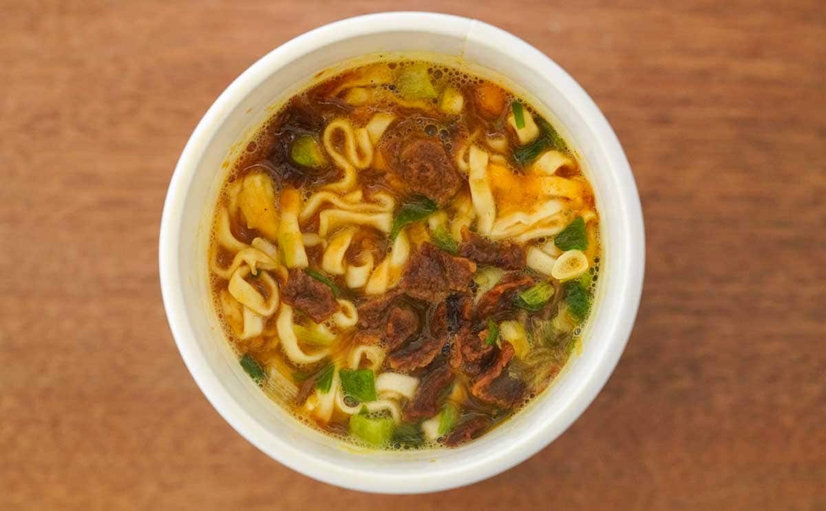 「麺がうまい」「買うしかない」セブンで発見したカップ麺は食べごたえアリ