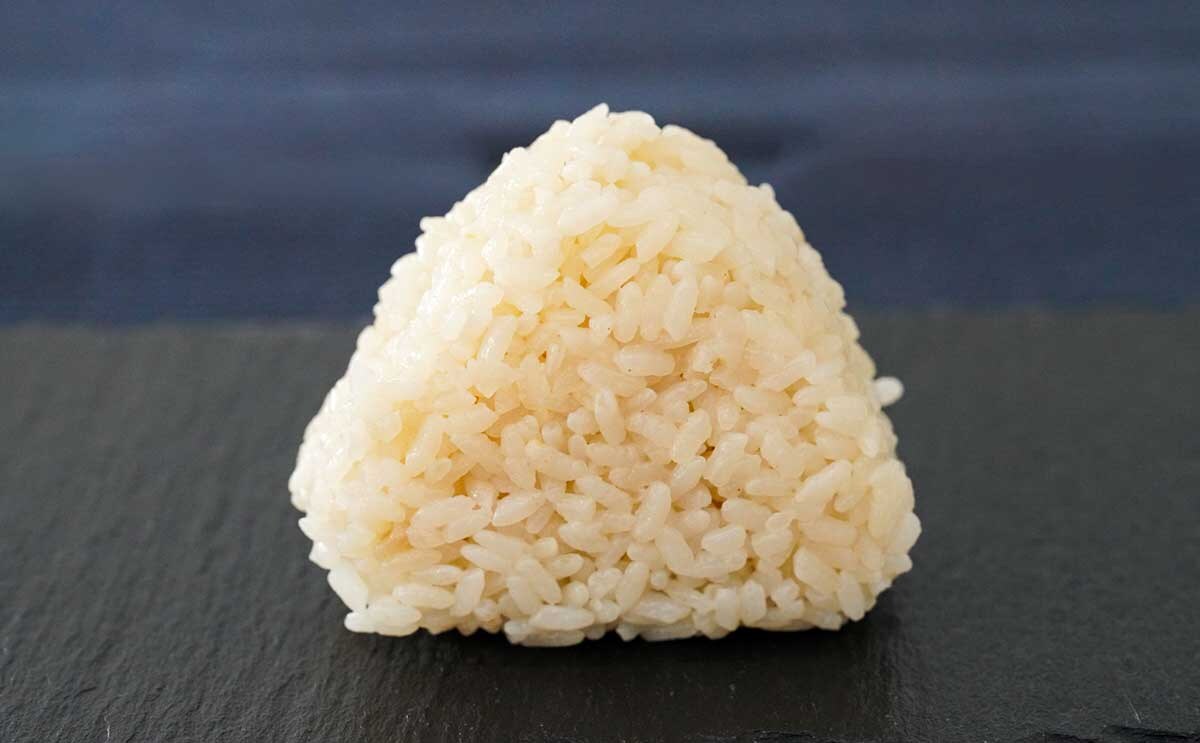 【セブン】期間限定おむすびは贅沢具材入りでウマい