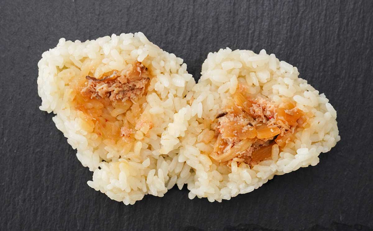 【セブン】期間限定おむすびは贅沢具材入りでウマい