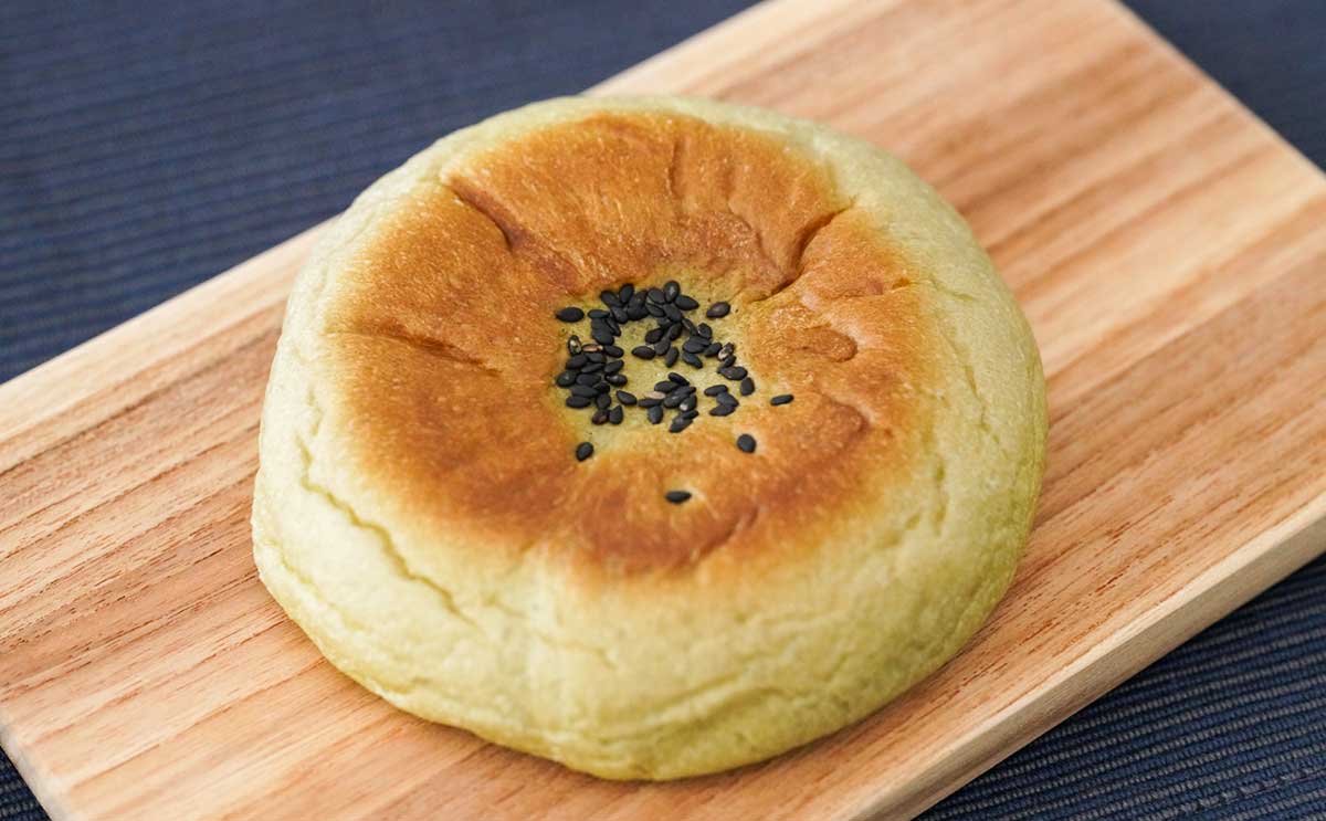 【セブン】新発売の平たいパンがけっこうウマい