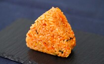 「うますぎて笑った」【セブン】新発売おむすびはクセになるおいしさ