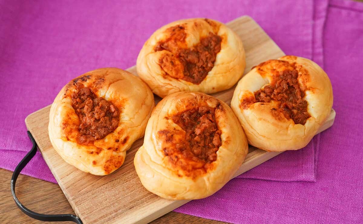 【セブン】4個も入って200円以下の惣菜パンがうまい