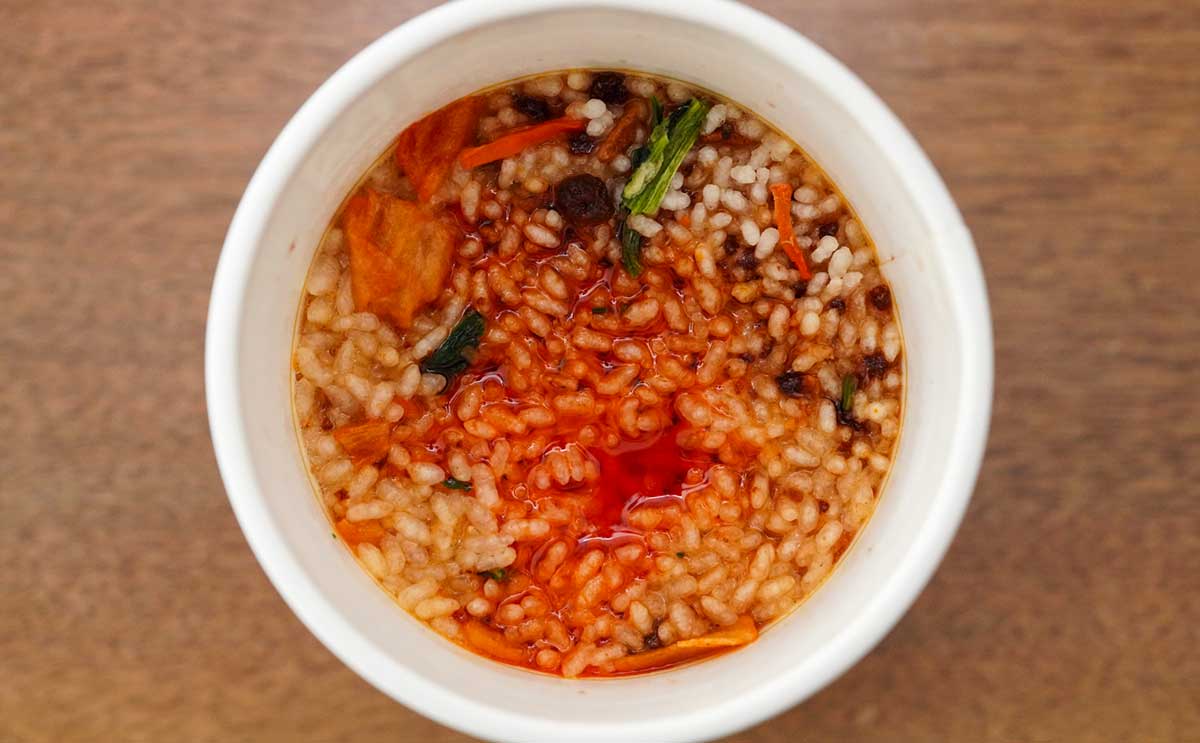 「バカみたいに美味い」日清【牛角】監修のカップメシは食べる手がとまらない
