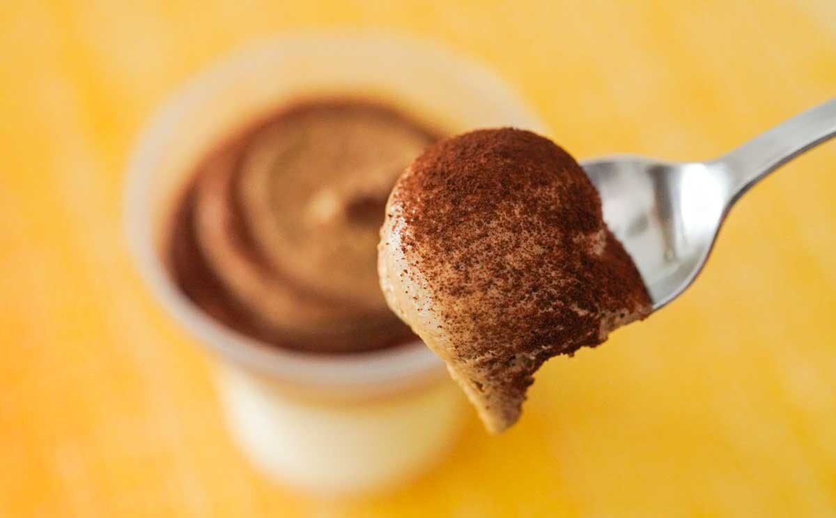 「すごくおいしい」「ふわふわ」【セブン】新発売スイーツはほろ苦系