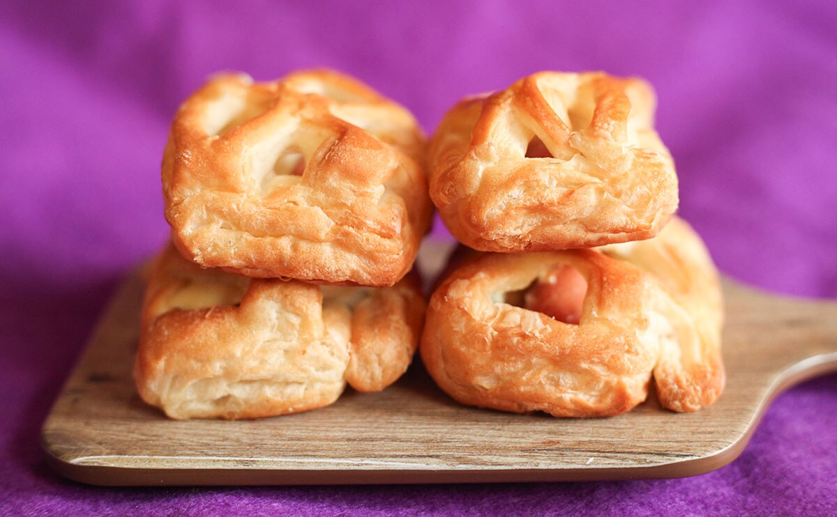 ４個で225円。小腹満たしにぴったりのローソン『パン』