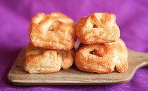 ４個で225円。小腹満たしにぴったりのローソン『パン』