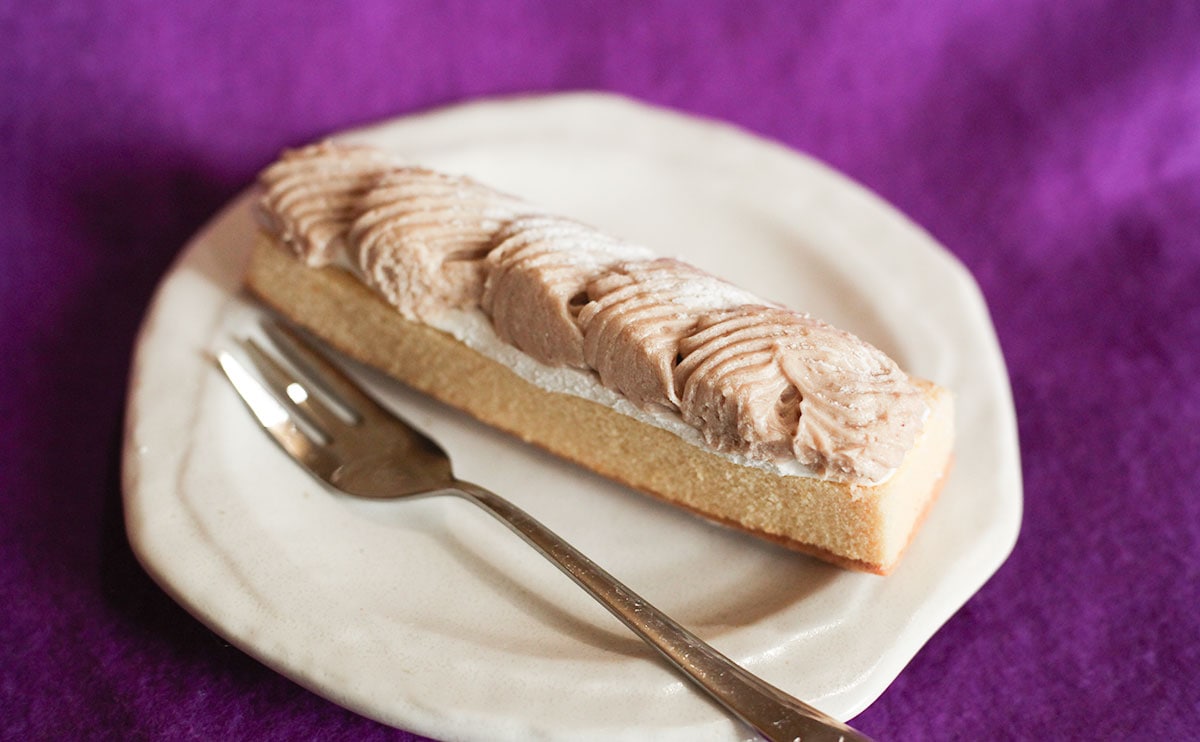 「うまうま」「幸せ」片手で食べられる『モンブラン』新登場【ローソン】