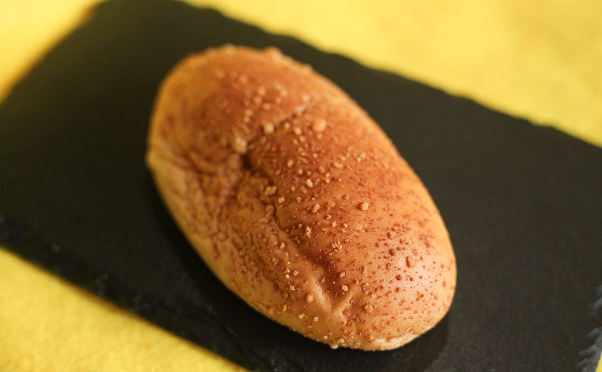 関東の一部でしか買えない。ファミマの“揚げない”カレーパン