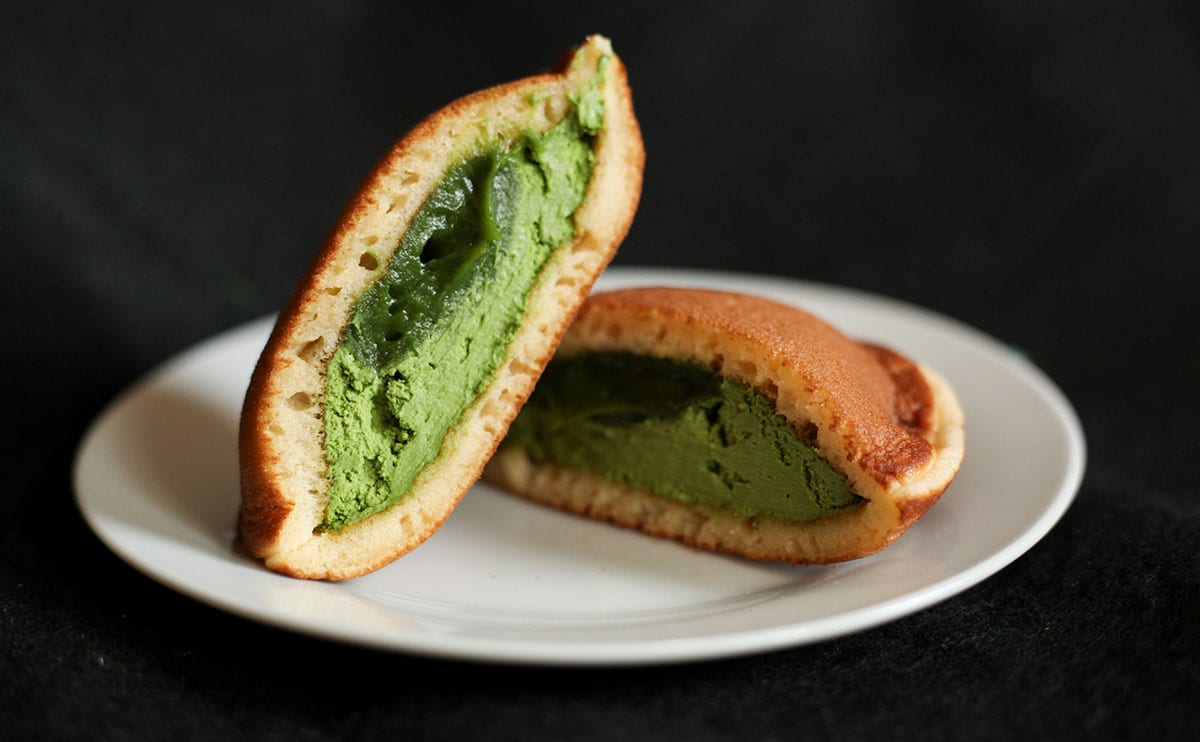 「抹茶好き全員に食べてほしい」ローソンの新作『どらもっち』がおいしすぎると話題!