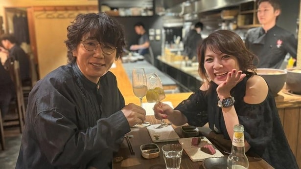 飯島直子×ユースケ・サンタマリア、2人が「もうキツイです」と直談判しかけたドラマの思い出話で大盛り上がり＜飯島直子の今夜一杯いっちゃう？＞