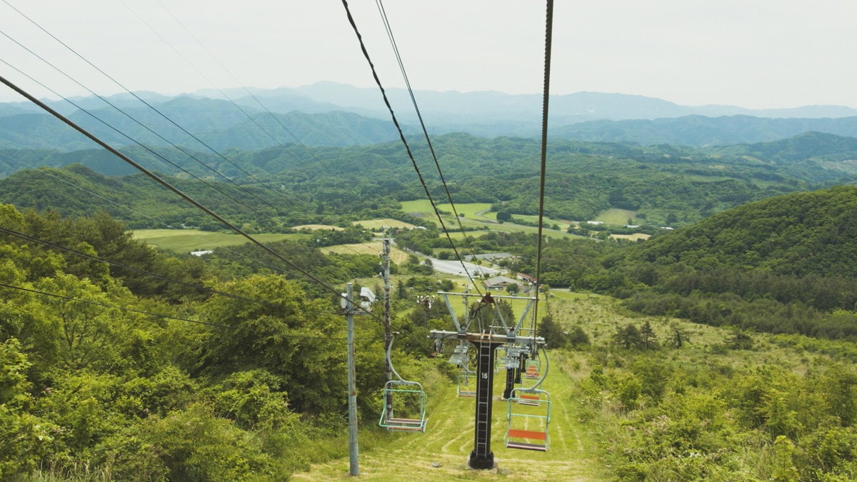 絶景を楽しみながら空中散歩。山頂近くまで行けるリフトで三瓶山の雄大な自然を満喫！｜島根県大田市