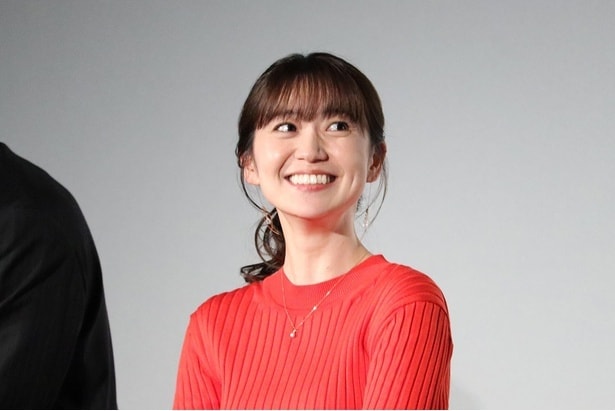 大島優子“白木”、笑顔のオフショットに「完全に騙された笑」「事務所に入った理由気になる」と反響続々＜アンチヒーロー＞