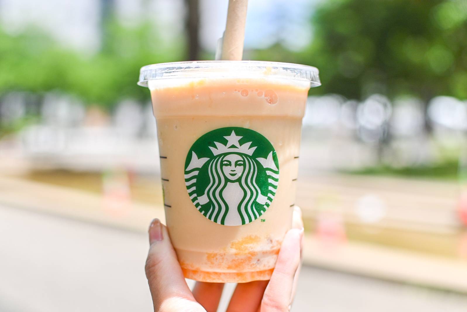 スタバ「バナナブリュレフラペチーノ®」のスムージー風カスタム！オーダー方法を伝授