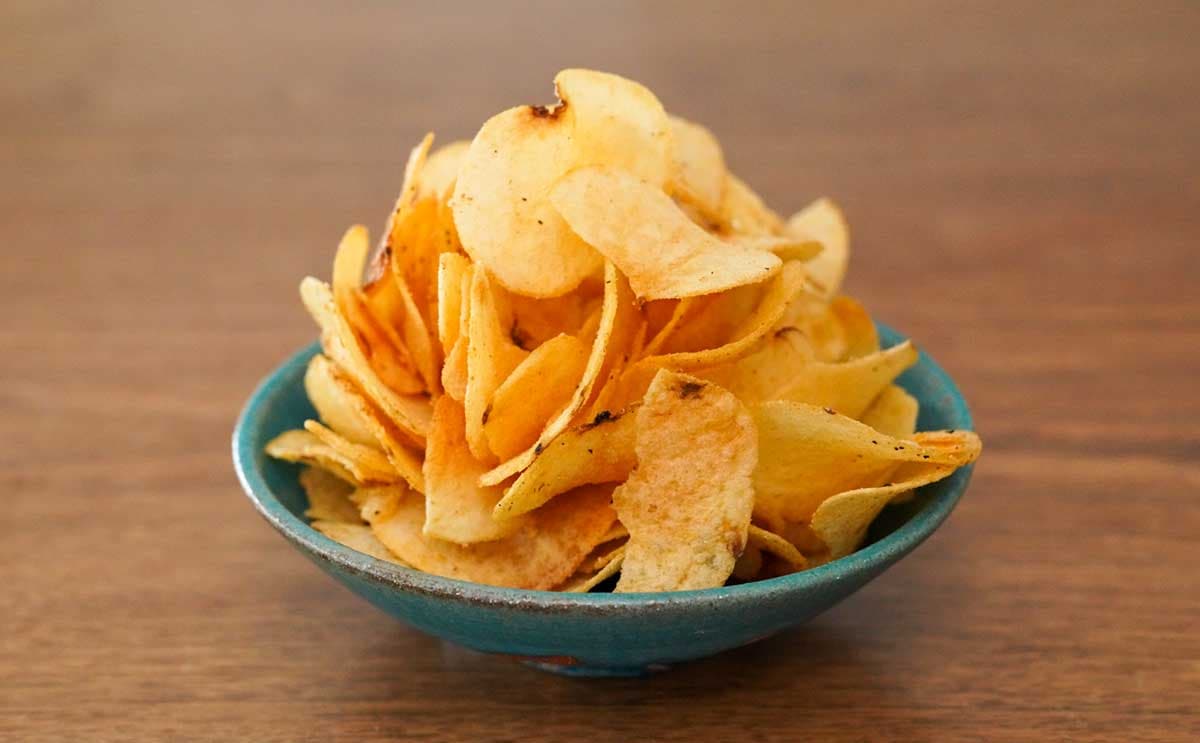 「販売に感謝」「再現度高い」【カルビー】コラボポテトチップスがうまい