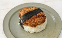 【セブン】新発売の肉系おむすびに賛否の声