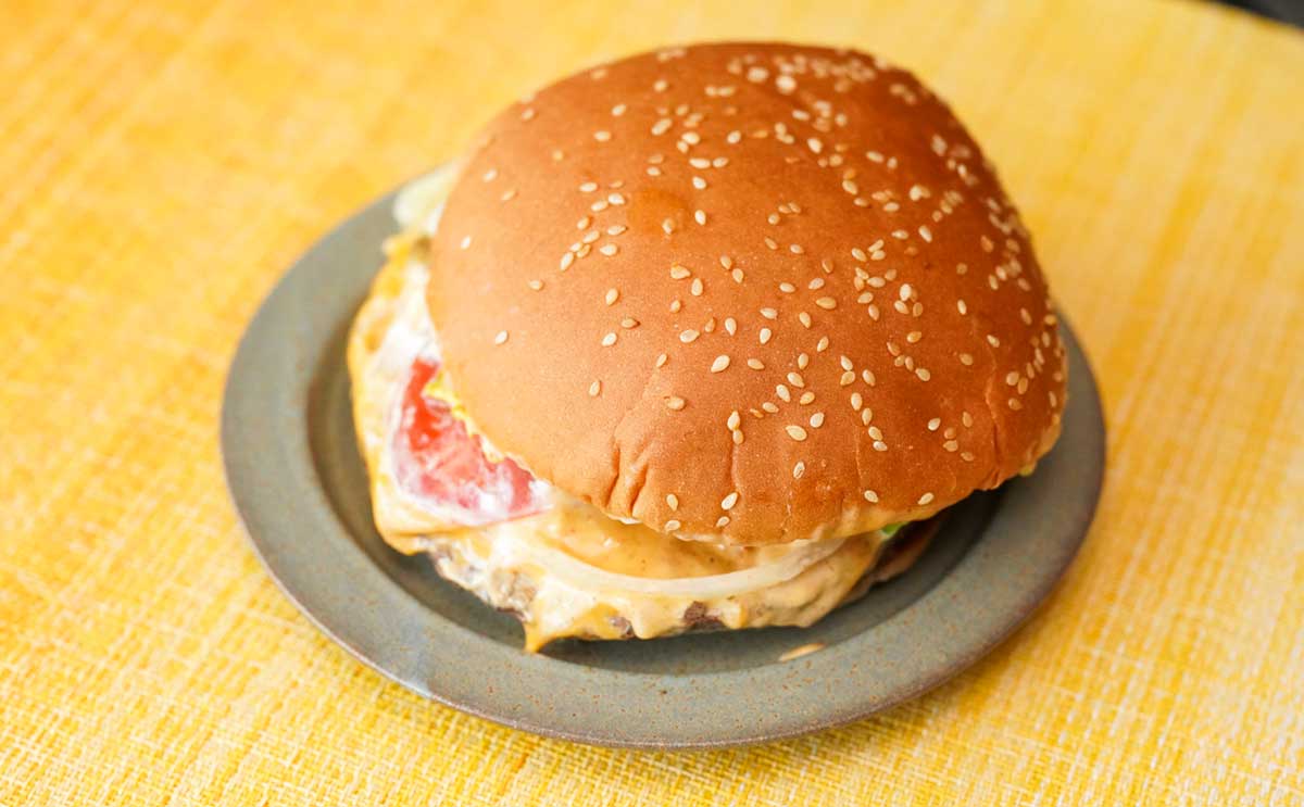 「デカすぎて驚いた」「めちゃうま~」【バーガーキング】新作が激うまだった