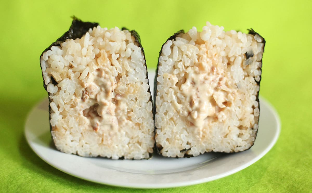 「お腹いっぱい」「コスパ最強」“今だけ”食べられるローソンの『おにぎり』が最高だった