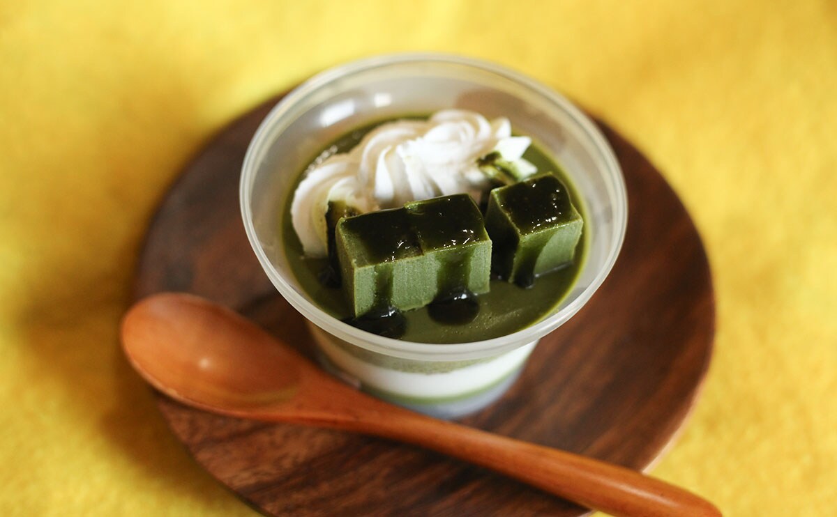 「ぶわぁってくる」「うますぎ！」ファミマの『緑のパフェ』がうまくてリピってます！