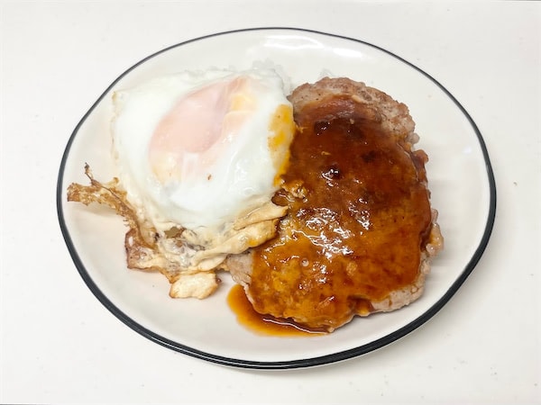 肉は捏ねない！挽き肉をまんま焼いただけの「リュウジの虚無ハンバーグ丼」に挑戦♪ガッツリ肉肉しい♡