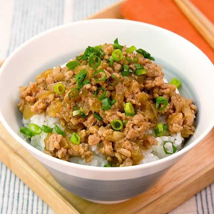 簡単！ひき肉と玉ねぎの甘辛丼