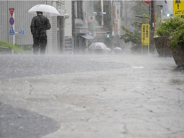 急な大雨や雷に注意！夏のおでかけで気をつけるべき天気とは