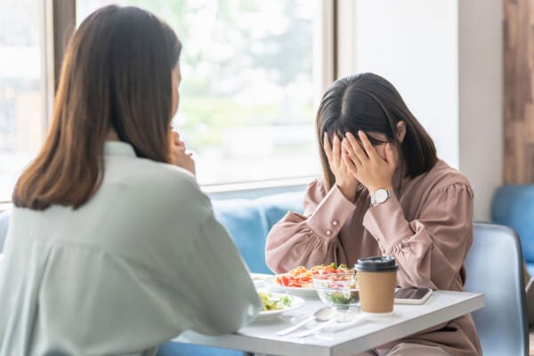 初対面は緊張する？会話の苦手意識を【楽】克服できる思考術とは…心理カウンセラーが解説