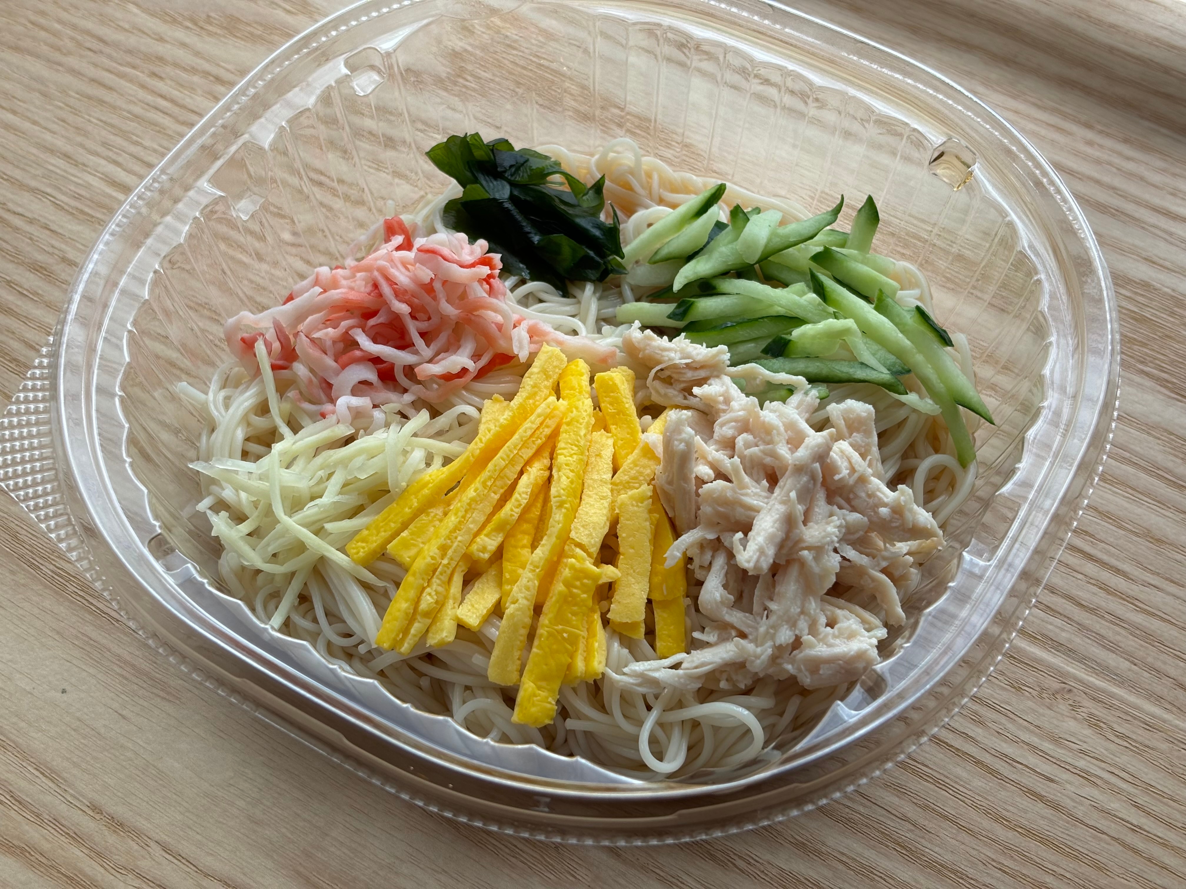 夏バテ気味の日のランチはこれ！【ファミマ】彩り豊かなぶっかけ素麺