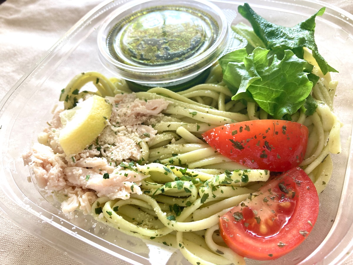 ネットで話題のコラボ!【ファミマ】「ピアット スズキ」監修 冷製パスタ