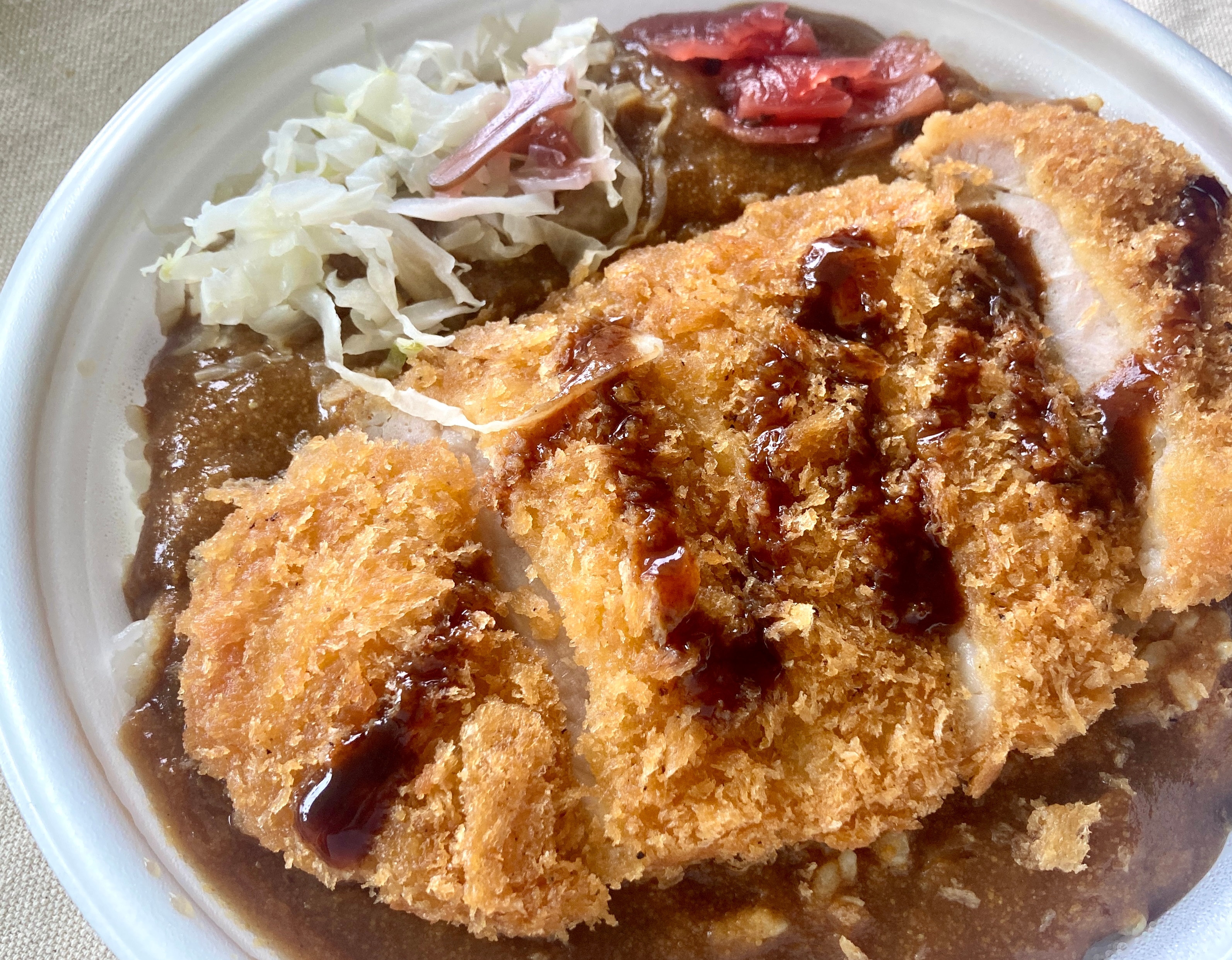 「旨味凝縮」「クセになる」【ファミマ】チャンカレ監修ロースカツカレー