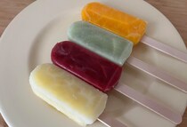 「暑い夏でも爽やかになる！」【ファミマ】果汁を楽しめるフルーツバーを食べてみた