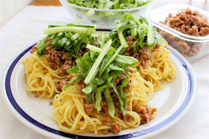 【志麻さんの夏中華】香ばしく焼いた焼きそば麺の「ジャージャー麺」に挑戦！濃い目の肉味噌でガッツリ