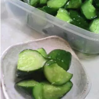 チューブで簡単！「野菜のわさび漬け」でおとなの晩酌