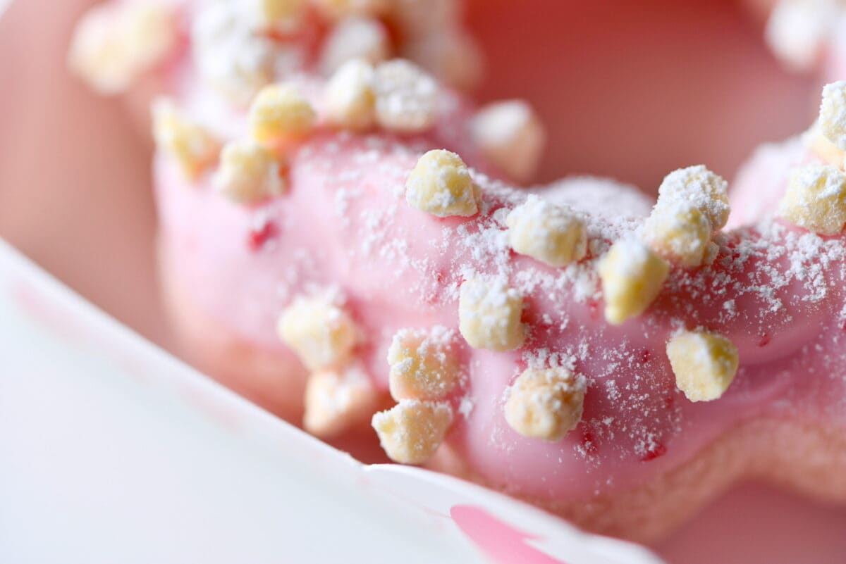 「んま～」【ミスド】白いポン・デ・いちごみるく 練乳＆クッキー