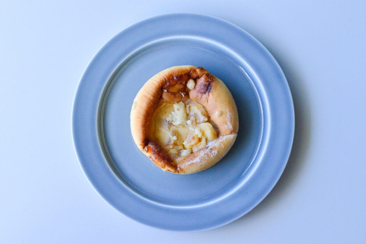 シャキシャキおいしい【ローソン】焼りんごのカスタードクリームパン