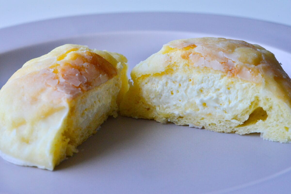 大人気再販【ファミマ】「八天堂」冷やして食べるくりーむメロンパン