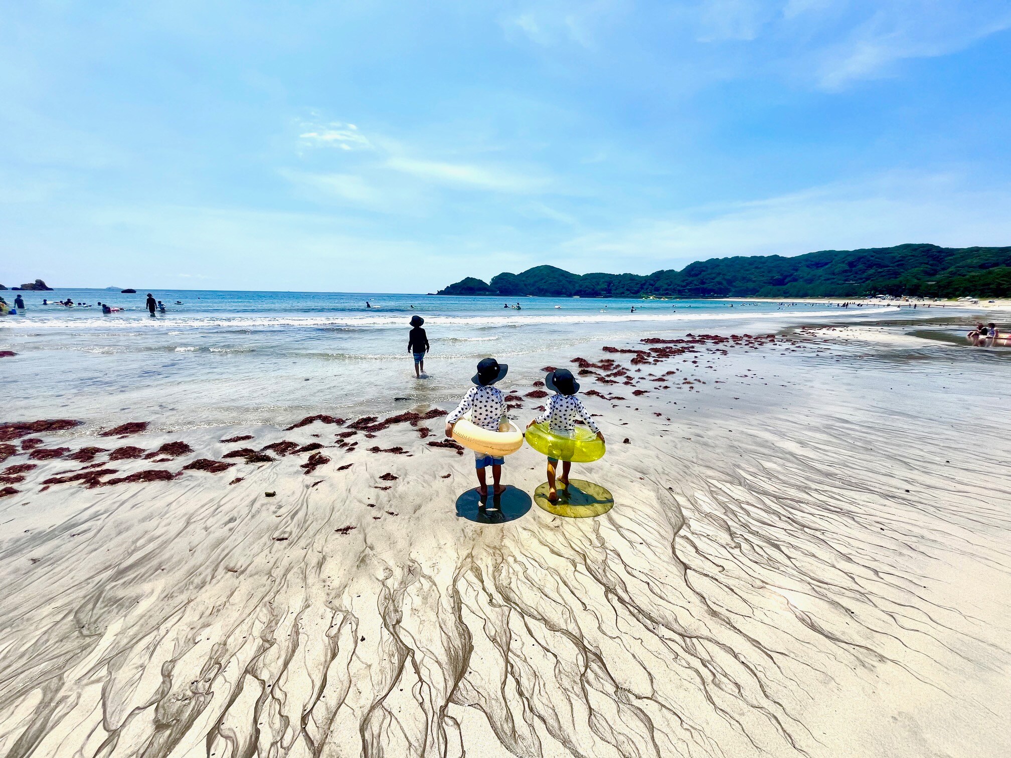 【100均で揃う】夏のおしゃれもぬかりなく♪カンタン！映える！フットネイルシール