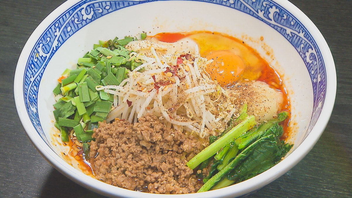 ショウガのガリトッピングが人気の汁なし担々麺！自家製ラー油やテンメンジャンを使う人気ラーメン店！｜松江市