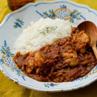 いつものカレーがランクアップ！ルウとトマト缶で簡単本格「チキンカレー」