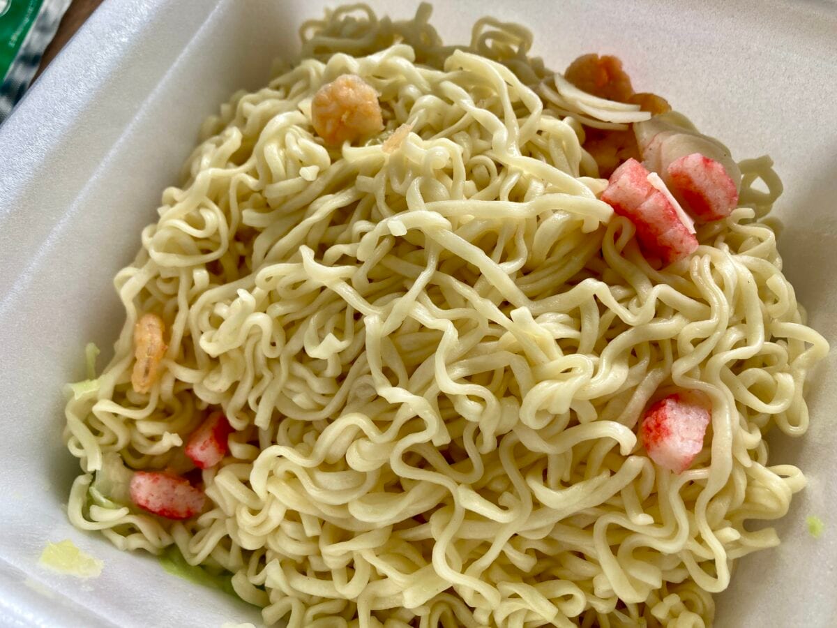 「毎日食える」「ピリ辛でうまい」【セブン】一平ちゃん夜店の焼そば シーフードカレー