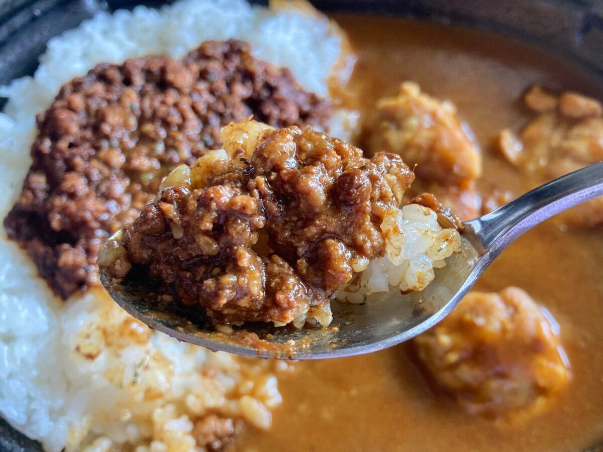 「伝説級にウマイ」「スパイスすげぇ」【セブン】名店監修カレーが想像の100倍凄い