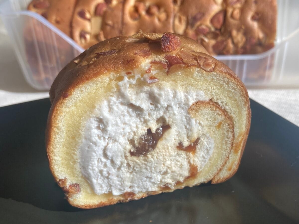 キャラメルたまらん♡【ローソン】新作もち食感ロールはたっぷりナッツ！