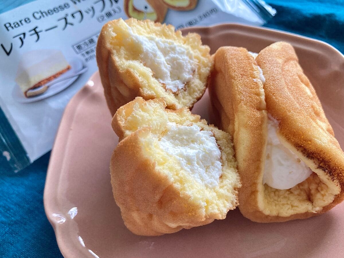 さっぱりレアチーズ×ふわふわワッフル【ファミマ】新作スイーツがたまらん♡