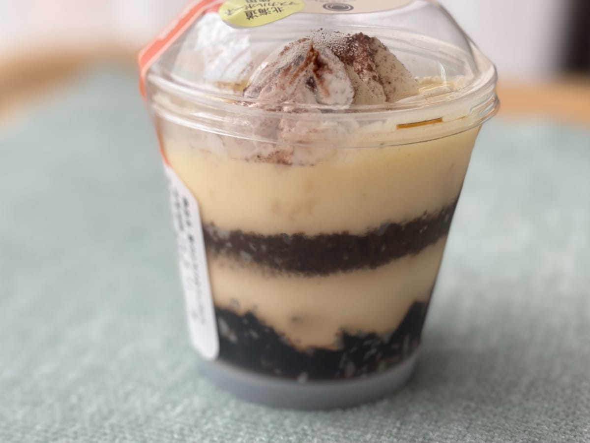 ぷるっぷるのコーヒーゼリーがたまらん♡【ファミマ】夏に合うティラミス
