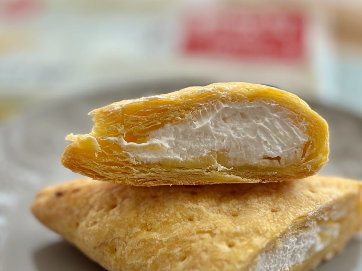 レモンの香りがすごっ！【ファミマ】食べ応えも抜群の爽やか三角パイ