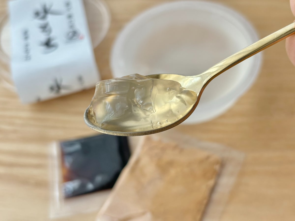 弾力感すごっ！【ローソン】見た目も涼やかな「水もち」が新登場