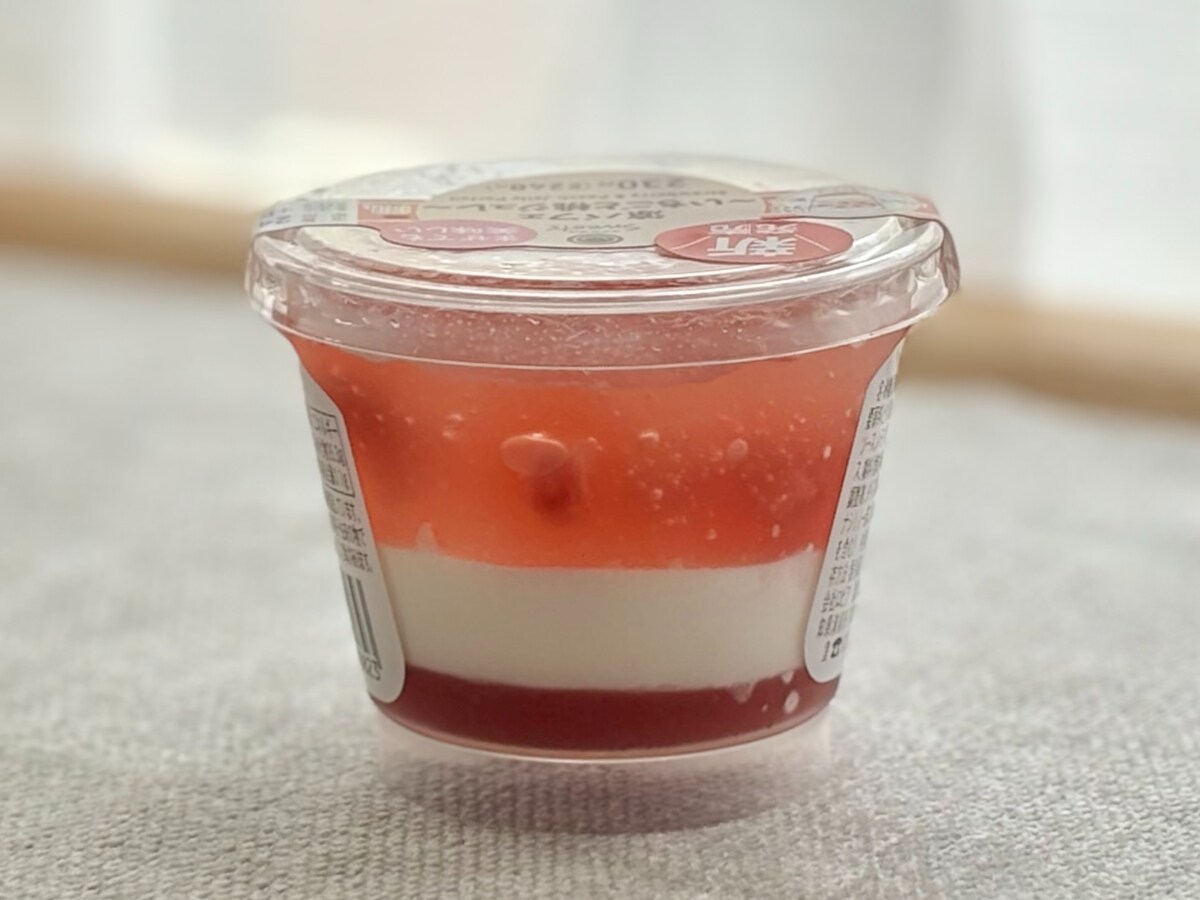 甘酸っぱくてさっぱり【ファミマ】いちご×桃のぜいたくコラボパフェ