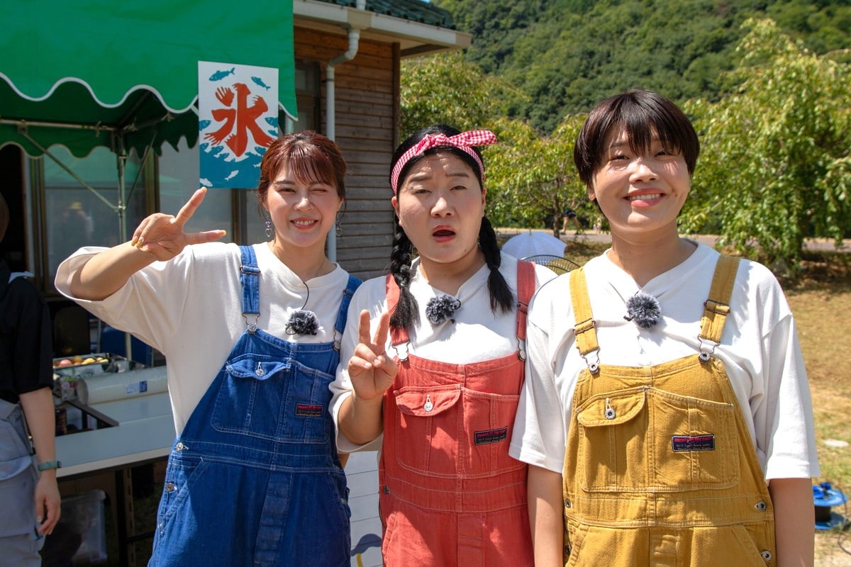 ガンバレルーヤが島根の小さな町の祭りに参戦！子どもたちと水鉄砲対決でズブ濡れに！｜島根県美郷町